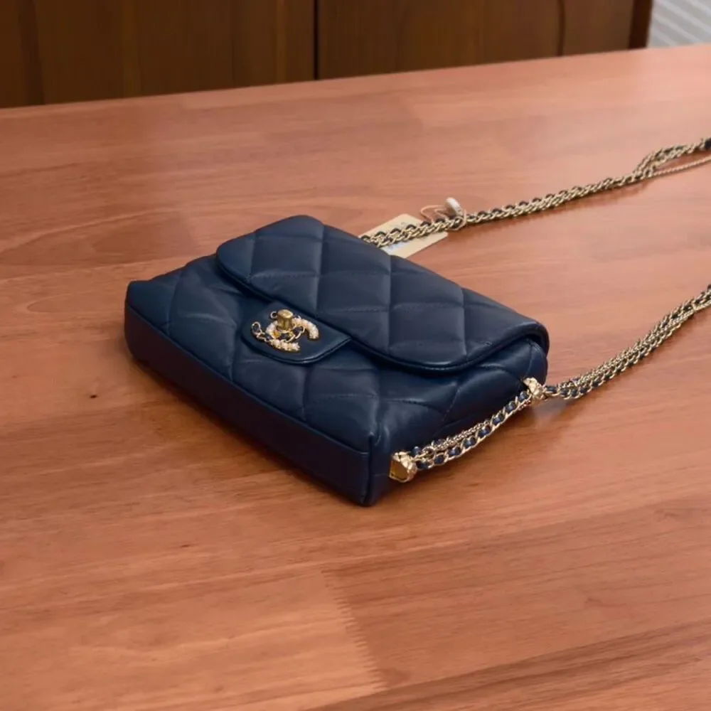 Chanel Women Pre-Loved Bag Very Good Condition